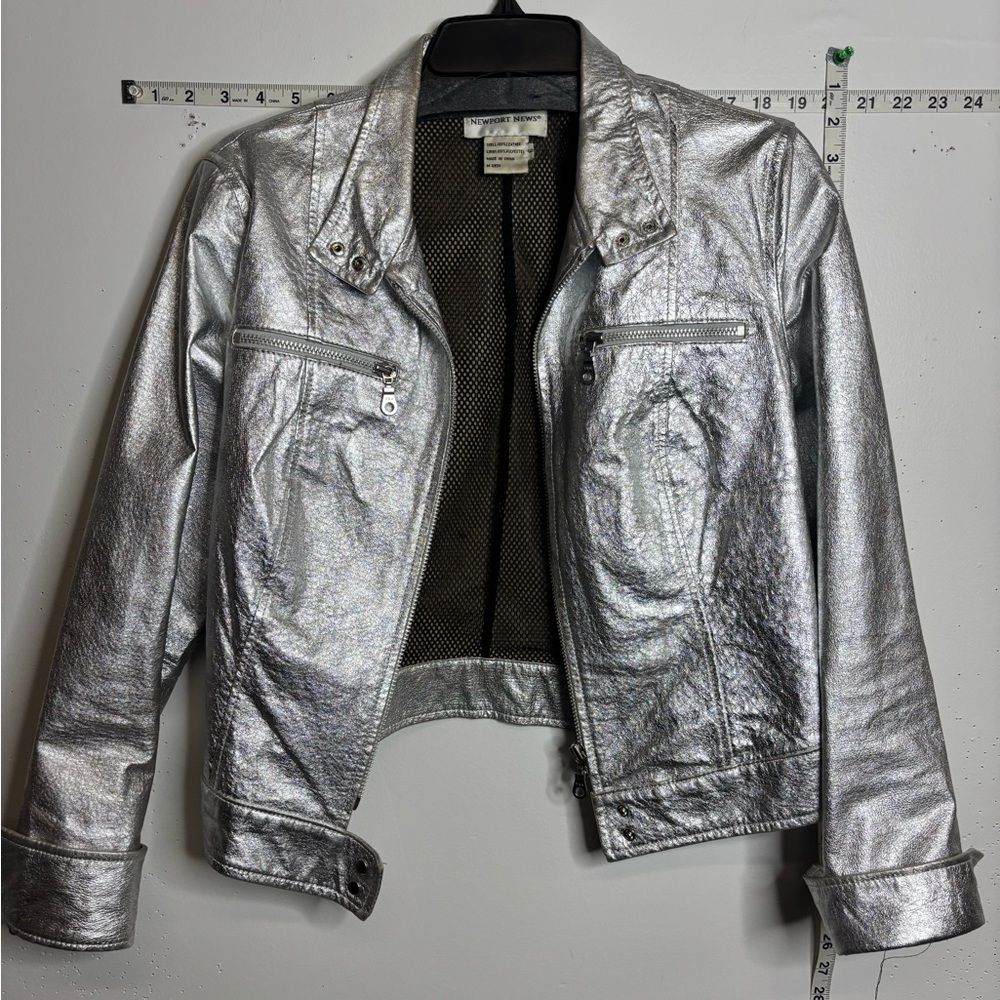 Newport News Silver Women's Jacket 💯 leather